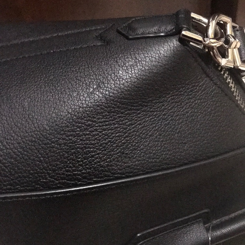 🖤 GIVENCHY Medium Antigona Bag - Picture 3 of 6